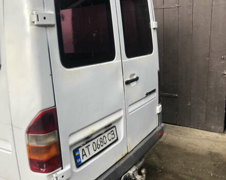 Белый Мерседес Sprinter, объемом двигателя 2.2 л и пробегом 587 тыс. км за 6200 $, фото 1 на Automoto.ua
