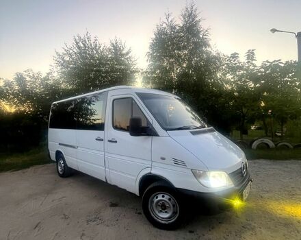 Белый Мерседес Sprinter, объемом двигателя 2.7 л и пробегом 712 тыс. км за 8200 $, фото 1 на Automoto.ua