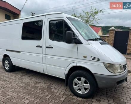 Белый Мерседес Sprinter, объемом двигателя 2.2 л и пробегом 458 тыс. км за 7800 $, фото 4 на Automoto.ua
