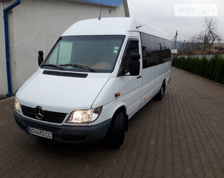 Белый Мерседес Sprinter, объемом двигателя 2.69 л и пробегом 250 тыс. км за 12800 $, фото 1 на Automoto.ua