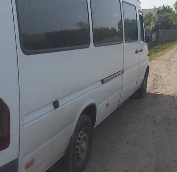 Белый Мерседес Sprinter, объемом двигателя 0 л и пробегом 600 тыс. км за 8900 $, фото 1 на Automoto.ua
