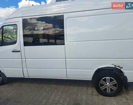 Белый Мерседес Sprinter, объемом двигателя 2.2 л и пробегом 870 тыс. км за 8500 $, фото 4 на Automoto.ua