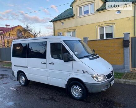 Белый Мерседес Sprinter, объемом двигателя 2.2 л и пробегом 547 тыс. км за 9000 $, фото 4 на Automoto.ua