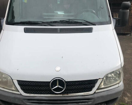 Белый Мерседес Sprinter, объемом двигателя 2.2 л и пробегом 587 тыс. км за 6200 $, фото 3 на Automoto.ua