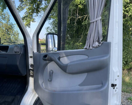Белый Мерседес Sprinter, объемом двигателя 2.2 л и пробегом 586 тыс. км за 8500 $, фото 4 на Automoto.ua