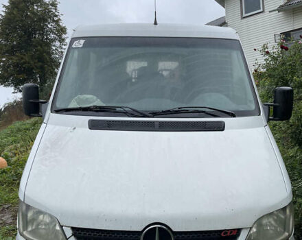 Белый Мерседес Sprinter, объемом двигателя 2.1 л и пробегом 300 тыс. км за 7100 $, фото 2 на Automoto.ua