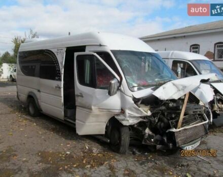 Белый Мерседес Sprinter, объемом двигателя 2.7 л и пробегом 500 тыс. км за 7000 $, фото 3 на Automoto.ua