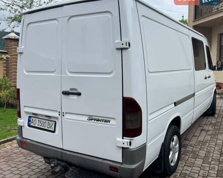 Белый Мерседес Sprinter, объемом двигателя 2.2 л и пробегом 458 тыс. км за 7800 $, фото 3 на Automoto.ua