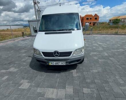 Белый Мерседес Sprinter, объемом двигателя 2.2 л и пробегом 550 тыс. км за 10500 $, фото 3 на Automoto.ua