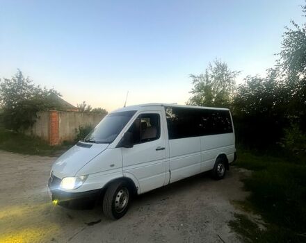 Белый Мерседес Sprinter, объемом двигателя 2.7 л и пробегом 712 тыс. км за 8200 $, фото 3 на Automoto.ua