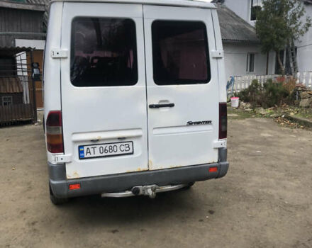 Белый Мерседес Sprinter, объемом двигателя 2.2 л и пробегом 587 тыс. км за 6200 $, фото 5 на Automoto.ua