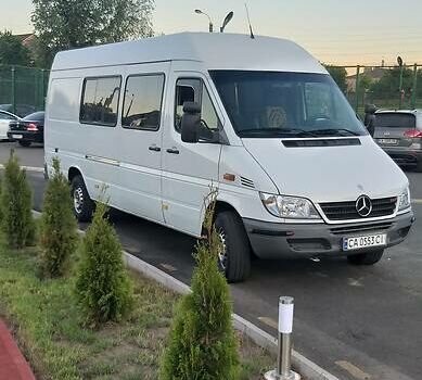 Белый Мерседес Sprinter, объемом двигателя 2.7 л и пробегом 600 тыс. км за 13300 $, фото 4 на Automoto.ua