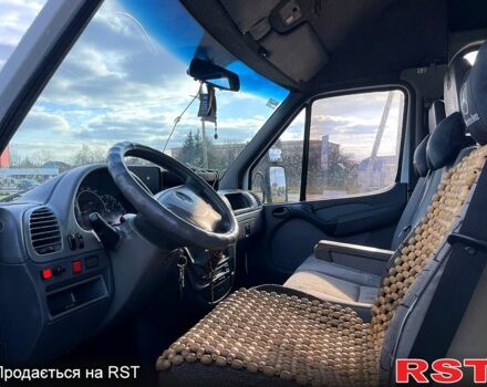 Белый Мерседес Sprinter, объемом двигателя 2.7 л и пробегом 175 тыс. км за 15000 $, фото 3 на Automoto.ua