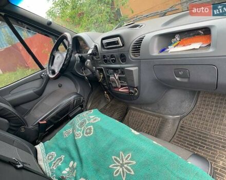 Белый Мерседес Sprinter, объемом двигателя 2.2 л и пробегом 587 тыс. км за 8650 $, фото 3 на Automoto.ua