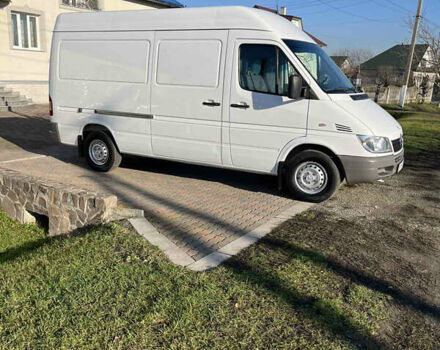 Белый Мерседес Sprinter, объемом двигателя 0 л и пробегом 205 тыс. км за 14800 $, фото 3 на Automoto.ua