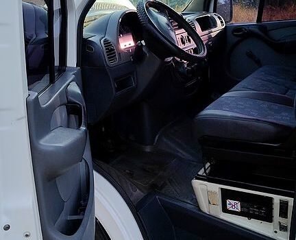 Білий Мерседес Sprinter, об'ємом двигуна 2.2 л та пробігом 0 тис. км за 10000 $, фото 13 на Automoto.ua
