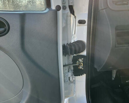 Белый Мерседес Sprinter, объемом двигателя 0 л и пробегом 205 тыс. км за 14800 $, фото 22 на Automoto.ua