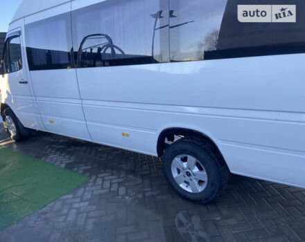 Белый Мерседес Sprinter, объемом двигателя 2.69 л и пробегом 600 тыс. км за 9400 $, фото 9 на Automoto.ua