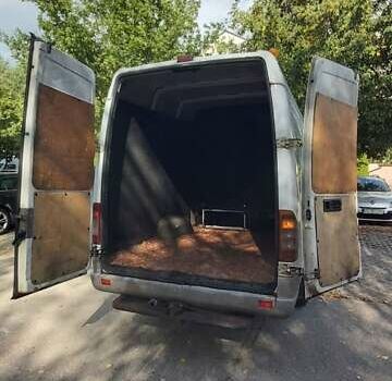 Белый Мерседес Sprinter, объемом двигателя 2.7 л и пробегом 700 тыс. км за 9500 $, фото 28 на Automoto.ua