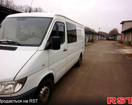 Белый Мерседес Sprinter, объемом двигателя 2.2 л и пробегом 419 тыс. км за 10000 $, фото 1 на Automoto.ua
