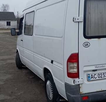 Белый Мерседес Sprinter, объемом двигателя 0 л и пробегом 614 тыс. км за 5300 $, фото 4 на Automoto.ua