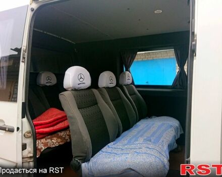 Белый Мерседес Sprinter, объемом двигателя 2.2 л и пробегом 419 тыс. км за 10000 $, фото 5 на Automoto.ua