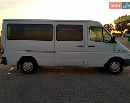 Белый Мерседес Sprinter, объемом двигателя 2.15 л и пробегом 500 тыс. км за 9900 $, фото 8 на Automoto.ua