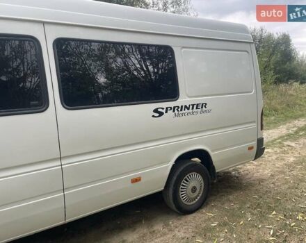 Белый Мерседес Sprinter, объемом двигателя 2.15 л и пробегом 779 тыс. км за 9400 $, фото 3 на Automoto.ua