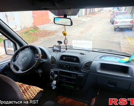 Белый Мерседес Sprinter, объемом двигателя 2.2 л и пробегом 419 тыс. км за 10000 $, фото 7 на Automoto.ua