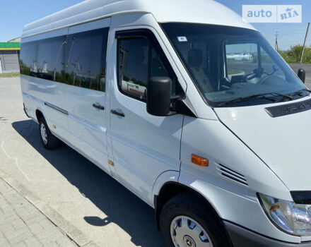 Белый Мерседес Sprinter, объемом двигателя 2.69 л и пробегом 600 тыс. км за 9400 $, фото 1 на Automoto.ua