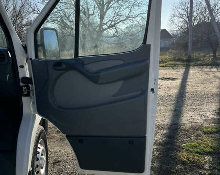 Белый Мерседес Sprinter, объемом двигателя 0 л и пробегом 205 тыс. км за 14800 $, фото 28 на Automoto.ua