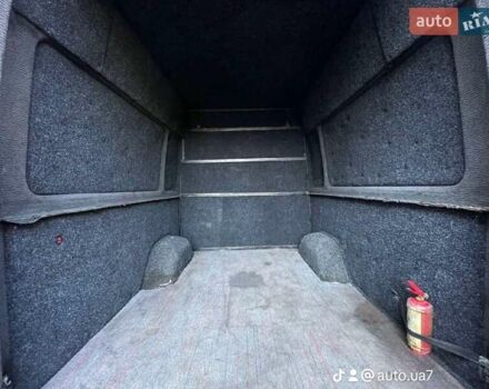 Белый Мерседес Sprinter, объемом двигателя 2.69 л и пробегом 500 тыс. км за 9799 $, фото 21 на Automoto.ua