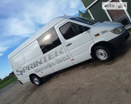 Белый Мерседес Sprinter, объемом двигателя 2.15 л и пробегом 265 тыс. км за 8000 $, фото 1 на Automoto.ua