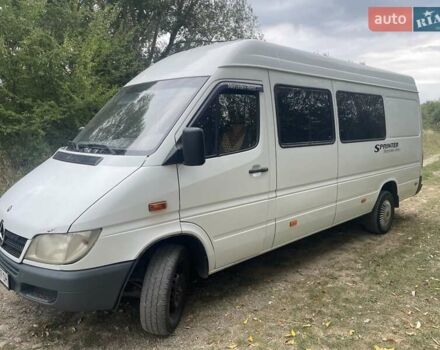 Белый Мерседес Sprinter, объемом двигателя 2.15 л и пробегом 779 тыс. км за 9400 $, фото 1 на Automoto.ua