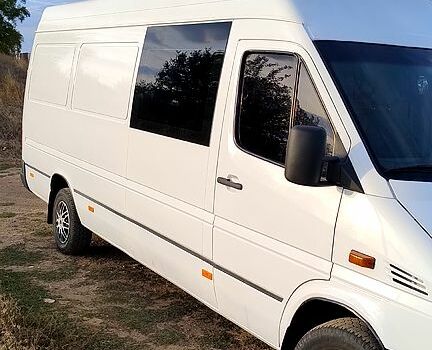 Білий Мерседес Sprinter, об'ємом двигуна 2.2 л та пробігом 0 тис. км за 10000 $, фото 1 на Automoto.ua