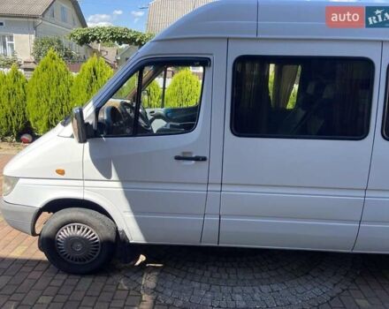 Белый Мерседес Sprinter, объемом двигателя 2.15 л и пробегом 50 тыс. км за 9500 $, фото 40 на Automoto.ua