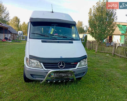 Белый Мерседес Sprinter, объемом двигателя 2.2 л и пробегом 590 тыс. км за 8000 $, фото 3 на Automoto.ua