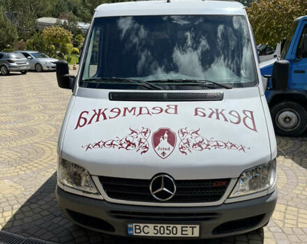 Белый Мерседес Sprinter, объемом двигателя 2.69 л и пробегом 685 тыс. км за 9500 $, фото 2 на Automoto.ua