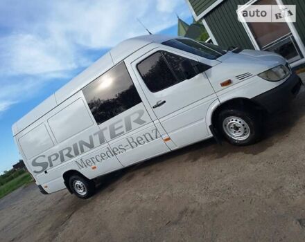 Белый Мерседес Sprinter, объемом двигателя 2.15 л и пробегом 265 тыс. км за 8000 $, фото 2 на Automoto.ua