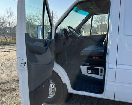 Белый Мерседес Sprinter, объемом двигателя 0 л и пробегом 205 тыс. км за 14800 $, фото 17 на Automoto.ua