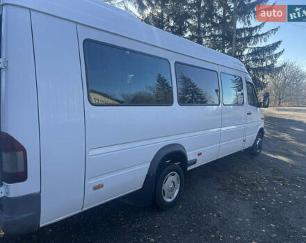 Белый Мерседес Sprinter, объемом двигателя 0 л и пробегом 500 тыс. км за 17500 $, фото 2 на Automoto.ua