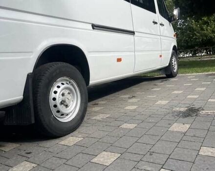 Белый Мерседес Sprinter, объемом двигателя 2.1 л и пробегом 612 тыс. км за 9200 $, фото 4 на Automoto.ua