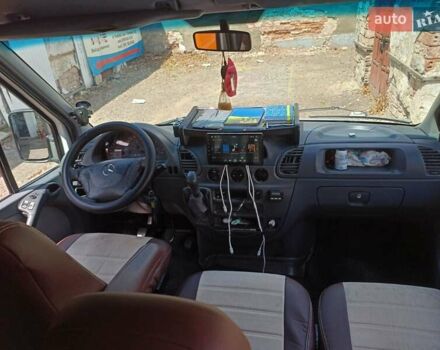 Белый Мерседес Sprinter, объемом двигателя 2.7 л и пробегом 890 тыс. км за 11111 $, фото 11 на Automoto.ua