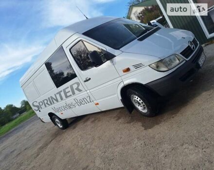 Белый Мерседес Sprinter, объемом двигателя 2.15 л и пробегом 265 тыс. км за 8000 $, фото 3 на Automoto.ua