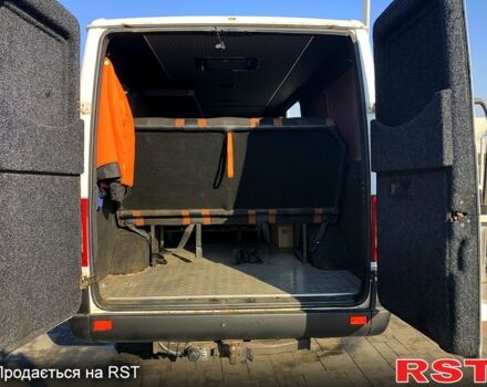 Белый Мерседес Sprinter, объемом двигателя 2.1 л и пробегом 350 тыс. км за 7800 $, фото 10 на Automoto.ua