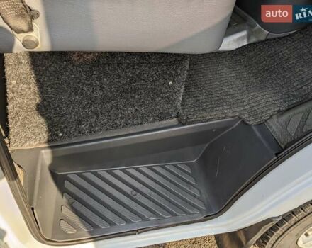 Белый Мерседес Sprinter, объемом двигателя 2.2 л и пробегом 690 тыс. км за 10700 $, фото 28 на Automoto.ua