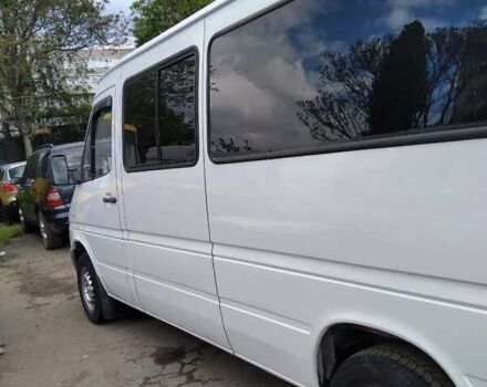 Белый Мерседес Sprinter, объемом двигателя 0 л и пробегом 300 тыс. км за 8500 $, фото 5 на Automoto.ua