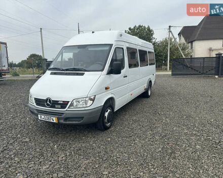 Белый Мерседес Sprinter, объемом двигателя 2.7 л и пробегом 102 тыс. км за 24700 $, фото 3 на Automoto.ua