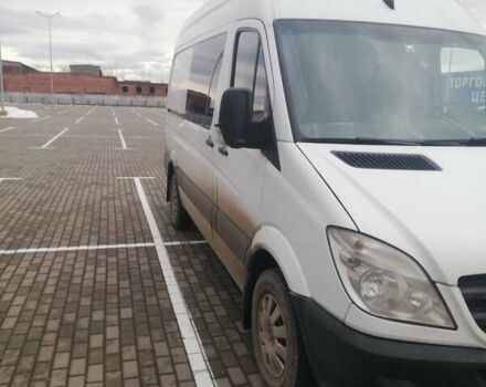 Белый Мерседес Sprinter, объемом двигателя 2.1 л и пробегом 476 тыс. км за 10000 $, фото 2 на Automoto.ua