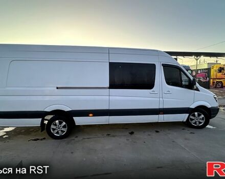 Белый Мерседес Sprinter, объемом двигателя 2.2 л и пробегом 370 тыс. км за 13000 $, фото 3 на Automoto.ua
